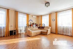 Дом 291м², 2-этажный, участок 11 сот.  