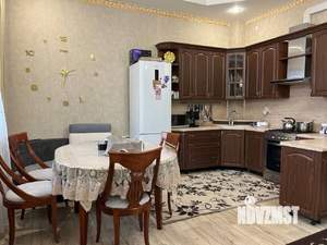 Коттедж 200м², 2-этажный, участок 6 сот.  