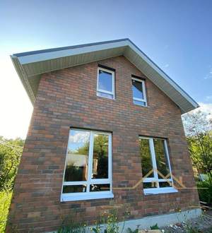 Дом 108м&sup2;, 2-этажный, участок 3 сот.  