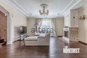 Коттедж 270м², 3-этажный, участок 10 сот.  