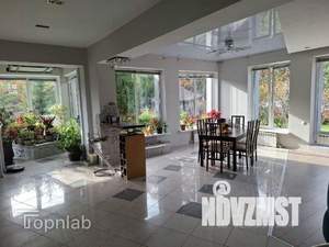 Дом 236м&sup2;, 3-этажный, участок 8 сот.  