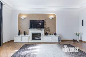 Коттедж 294м², 2-этажный, участок 10 сот.  
