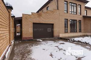 Дом 220м², 2-этажный, участок 6 сот.  