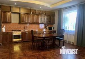 Таунхаус 230м&sup2;, 2-этажный, участок 7 сот.  