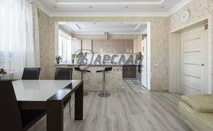 Дом 268м&sup2;, 3-этажный, участок 5 сот.  