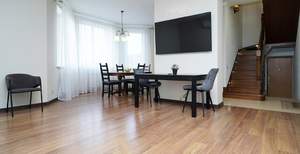 Дом 211м&sup2;, 2-этажный, участок 10 сот.  