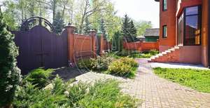 Дом 255м², 3-этажный, участок 12 сот.  