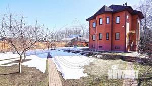 Коттедж 255м², 3-этажный, участок 12 сот.  