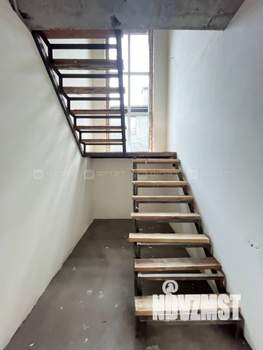 Дом 196м², 2-этажный, участок 9 сот.  