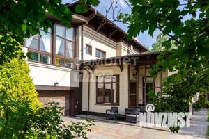 Дом 752м&sup2;, 2-этажный, участок 23 сот.  