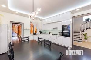 Дом 179м&sup2;, 2-этажный, участок 5 сот.  