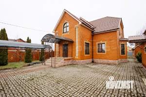 Дом 302м², 3-этажный, участок 10 сот.  