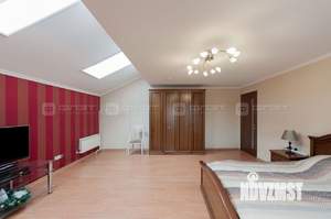 Дом 253м&sup2;, 2-этажный, участок 11 сот.  