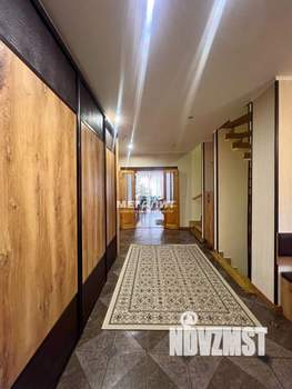 Дом 400м², 3-этажный, участок 16 сот.  