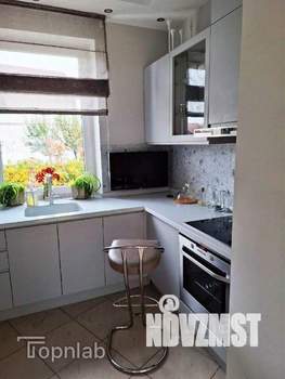 Дом 236м&sup2;, 3-этажный, участок 8 сот.  