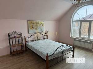 Дом 220м&sup2;, 2-этажный, участок 5 сот.  