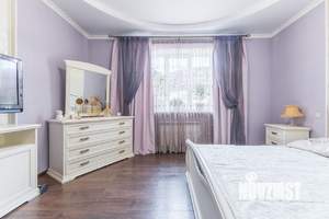 Дом 294м&sup2;, 2-этажный, участок 10 сот.  