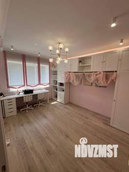 Дом 260м², 2-этажный, участок 8 сот.  