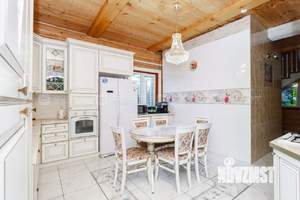 Дом 274м&sup2;, 2-этажный, участок 10 сот.  