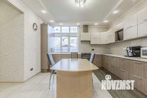 Дом 154м&sup2;, 2-этажный, участок 4 сот.  