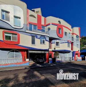 Таунхаус 198м², 3-этажный, участок 3 сот.  