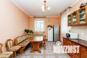 Коттедж 306м², 2-этажный, участок 10 сот.  