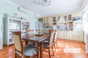 Коттедж 294м&sup2;, 2-этажный, участок 10 сот.  