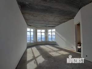 Дом 244м², 3-этажный, участок 7 сот.  