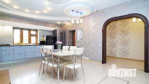 Дом 181м², 2-этажный, участок 7 сот.  