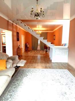 Дом 220м², 2-этажный, участок 5 сот.  