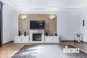 Коттедж 294м&sup2;, 2-этажный, участок 10 сот.  