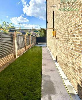 Дом 242м&sup2;, 3-этажный, участок 4 сот.  