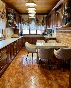 Дом 205м&sup2;, 2-этажный, участок 0 сот.  