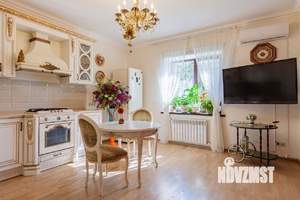 Дом 254м², 2-этажный, участок 7 сот.  