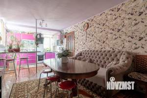 Коттедж 200м&sup2;, 3-этажный, участок 6 сот.  