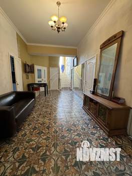 Коттедж 350м², 2-этажный, участок 30 сот.  