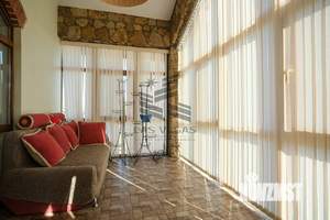 Дом 286м², 2-этажный, участок 15 сот.  