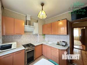 Дом 239м&sup2;, 2-этажный, участок 10 сот.  