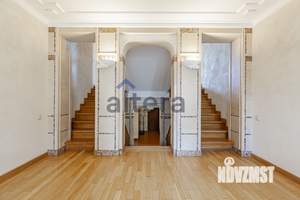 Дом 355м², 3-этажный, участок 40 сот.  