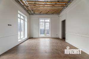 Дом 229м&sup2;, 2-этажный, участок 8 сот.  