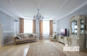 Дом 262м², 2-этажный, участок 10 сот.  