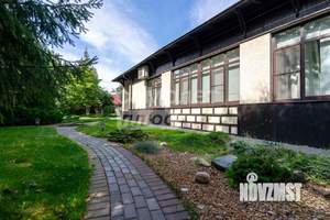 Дом 752м&sup2;, 2-этажный, участок 23 сот.  