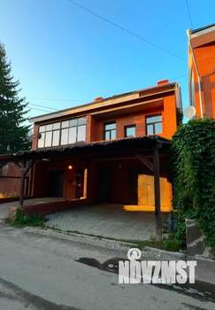 Таунхаус 237м&sup2;, 3-этажный, участок 2 сот.  