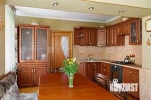 Дом 335м², 2-этажный, участок 5 сот.  