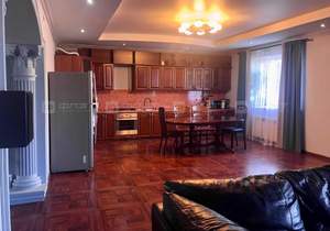 Дом 460м&sup2;, 2-этажный, участок 0 сот.  