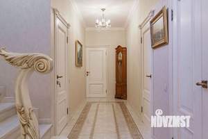 Дом 254м², 2-этажный, участок 7 сот.  