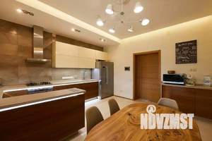 Дом 350м&sup2;, 1-этажный, участок 15 сот.  