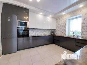 Коттедж 190м², 2-этажный, участок 6 сот.  