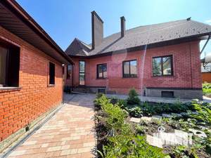 Дом 332м², 2-этажный, участок 8 сот.  