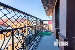 Дом 244м², 2-этажный, участок 10 сот.  